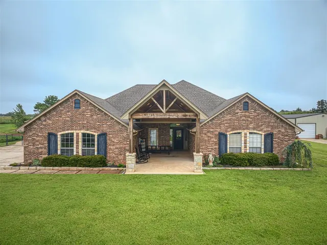 Photo 2 — 6640 Mint Julep Lane, Guthrie, OK 73044