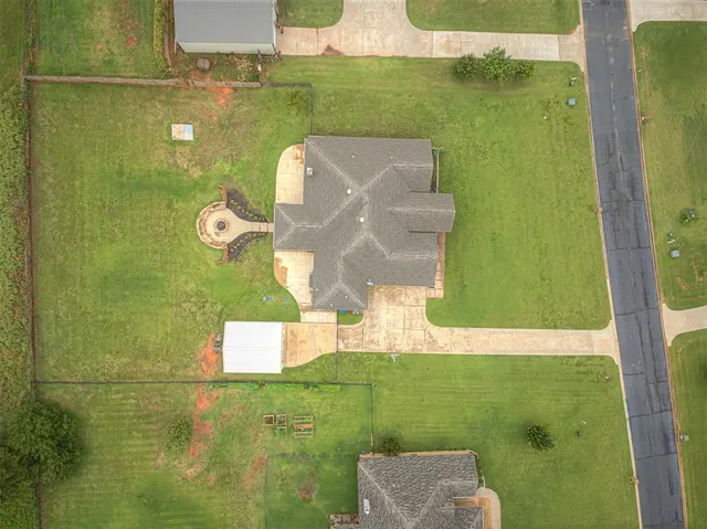 Photo 5 — 6640 Mint Julep Lane, Guthrie, OK 73044