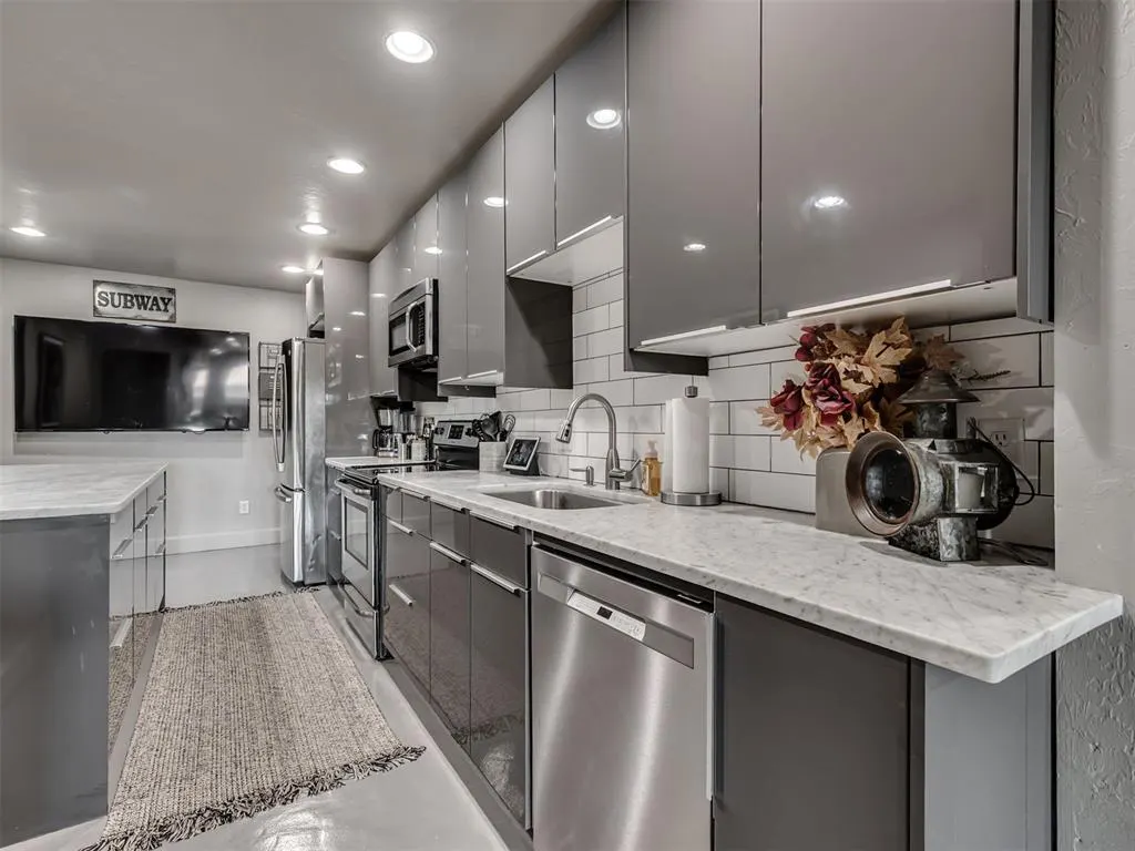Photo 5 — 6000 N Brookline Avenue 60, Oklahoma City, OK 73112