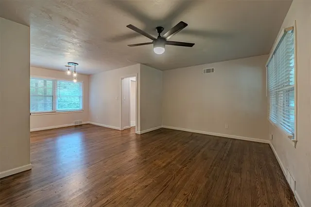 Photo 5 — 1215 Caddell Lane, Norman, OK 73069