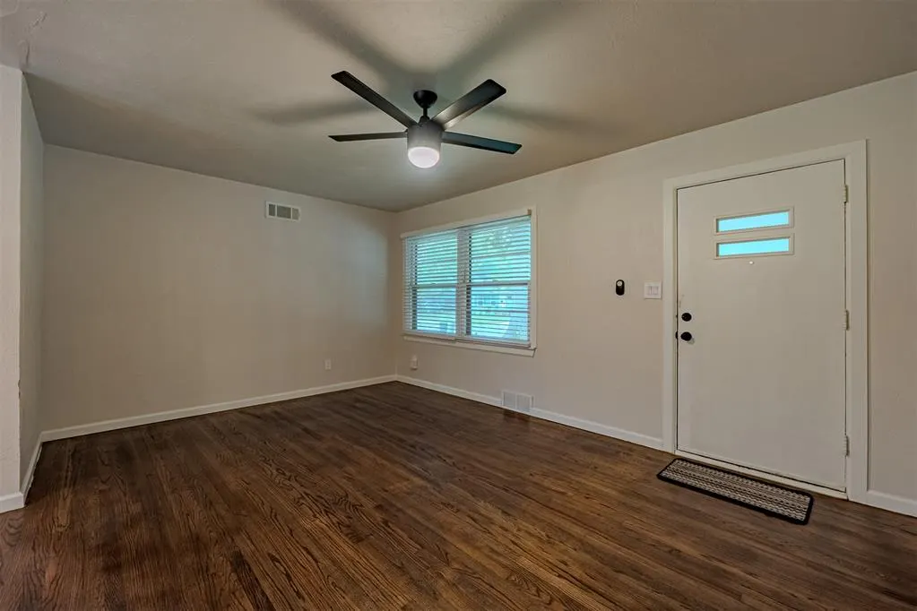 Photo 8 — 1215 Caddell Lane, Norman, OK 73069