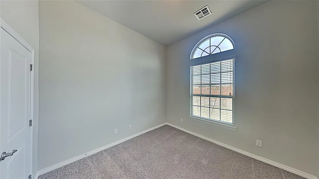 Photo 12 — 11308 SW 36th Street, Yukon, OK 73099