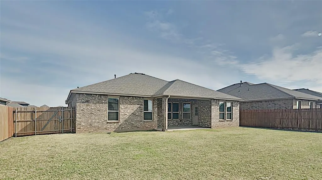 Photo 17 — 11308 SW 36th Street, Yukon, OK 73099