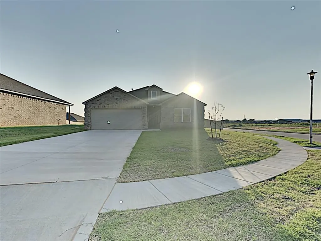 Photo 2 — 4301 Umbria Road, Oklahoma City, OK 73179