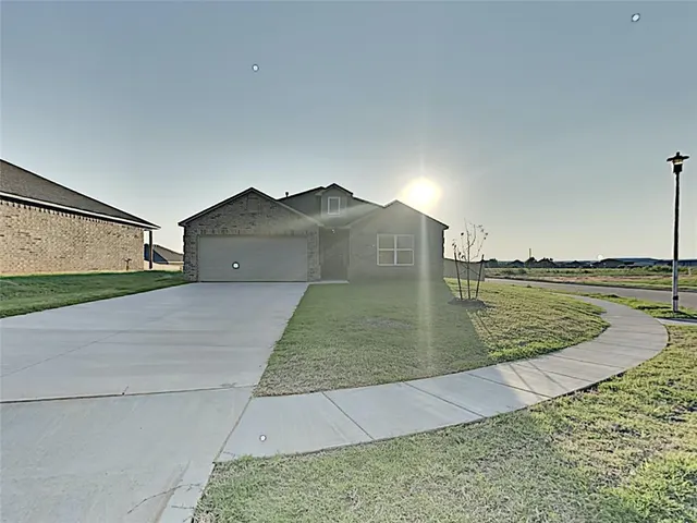 Photo 2 — 4301 Umbria Road, Oklahoma City, OK 73179