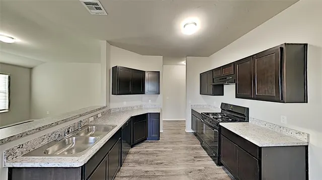 Photo 5 — 4301 Umbria Road, Oklahoma City, OK 73179
