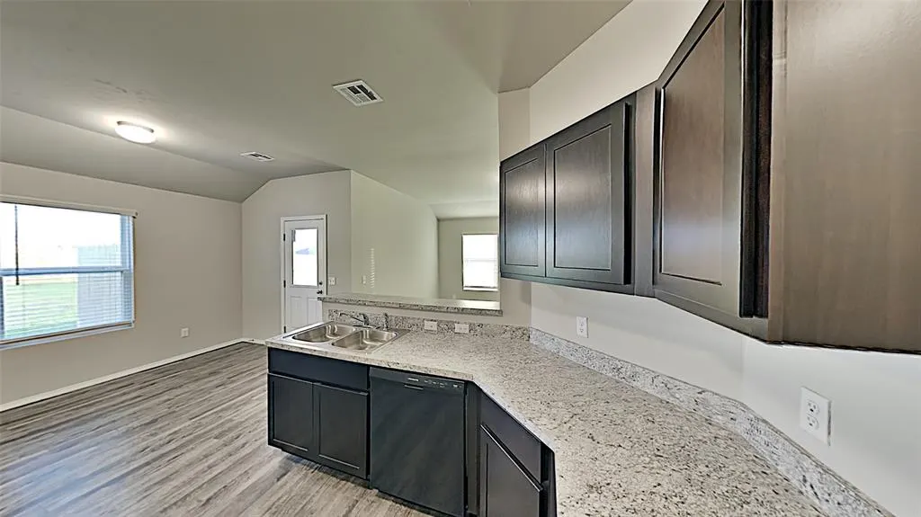 Photo 7 — 4301 Umbria Road, Oklahoma City, OK 73179