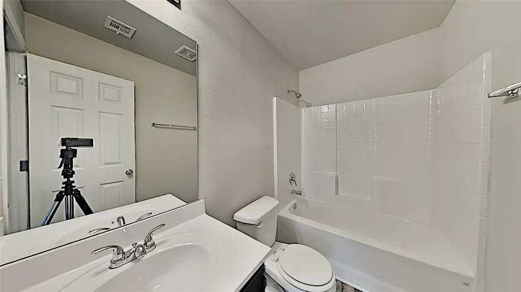 Photo 13 — 4301 Umbria Road, Oklahoma City, OK 73179