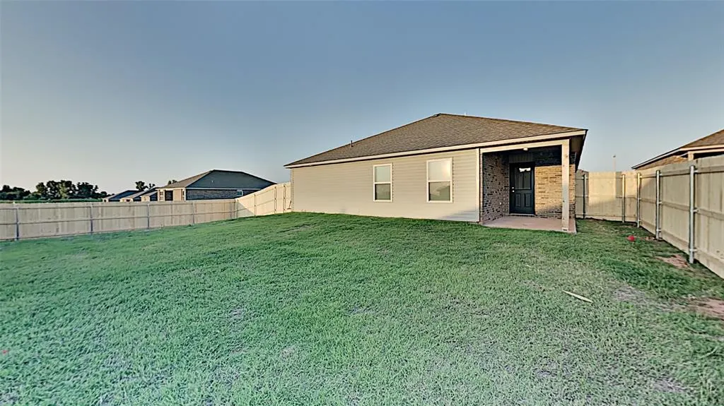 Photo 15 — 4301 Umbria Road, Oklahoma City, OK 73179