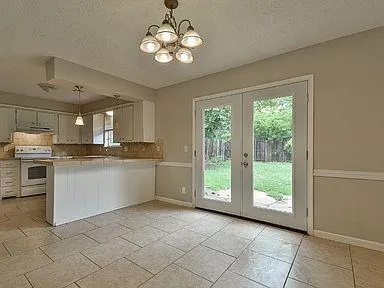 Photo 2 — 3208 S Rankin Street, Edmond, OK 73013