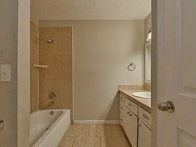 Photo 5 — 3208 S Rankin Street, Edmond, OK 73013