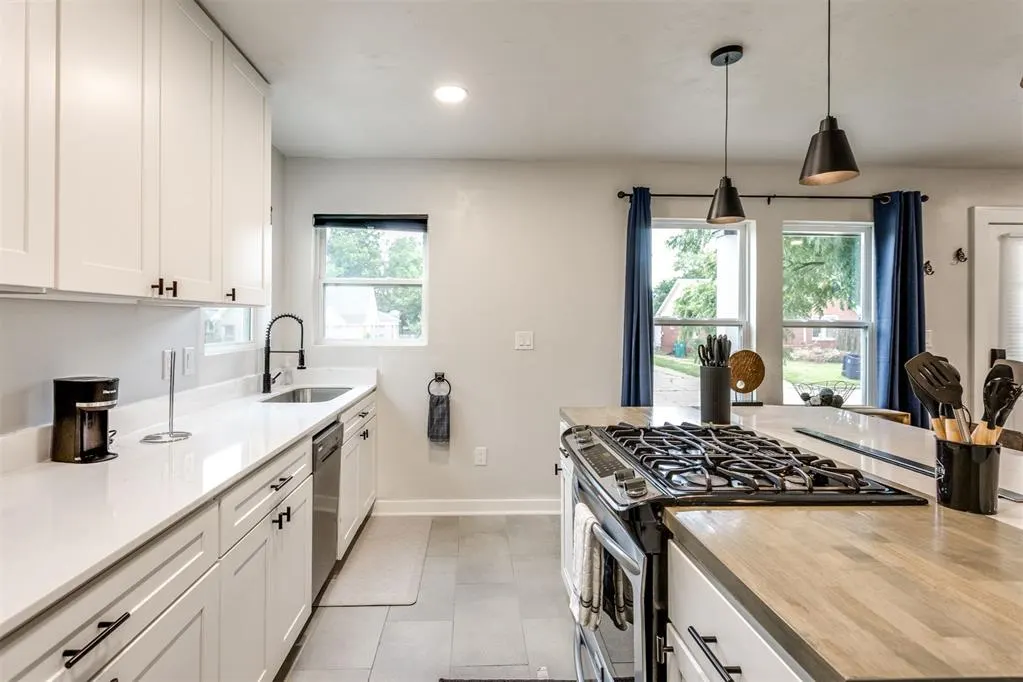 Photo 12 — 1212 NW 48th Street, Oklahoma City, OK 73118