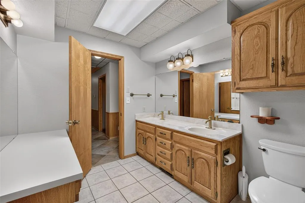 Photo 24 — 310 N Noble Street, Elk City, OK 73644