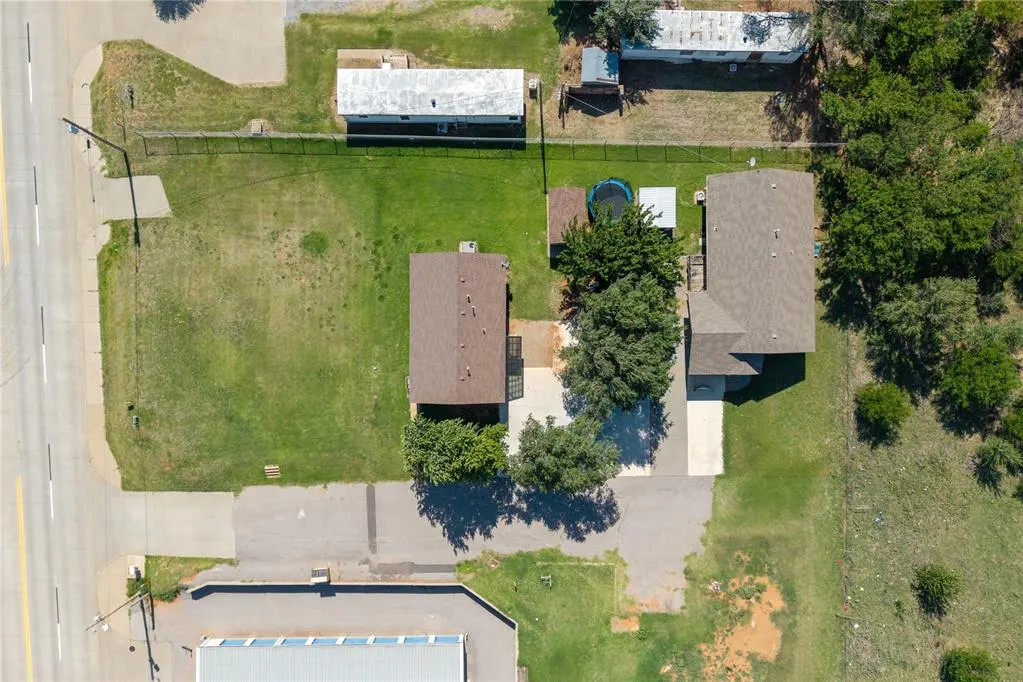 Photo 4 — 519 W Davis Avenue, Weatherford, OK 73096