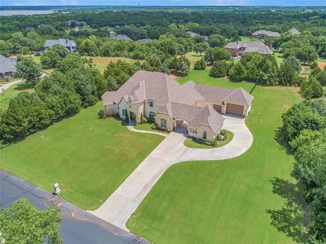 Photo 2 — 3600 Sea Ray Channel, Edmond, OK 73013