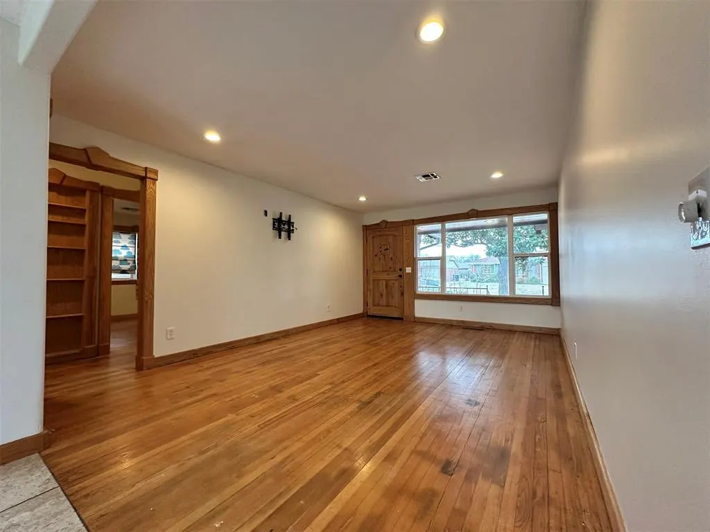 Photo 3 — 2833 Kent Drive, Oklahoma City, OK 73120