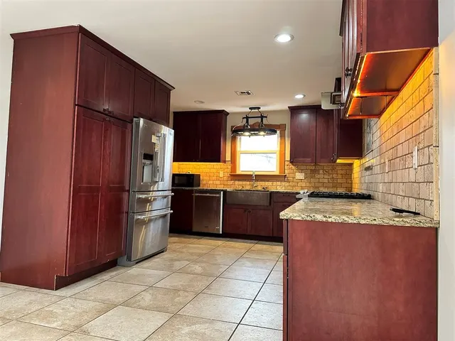 Photo 6 — 2833 Kent Drive, Oklahoma City, OK 73120