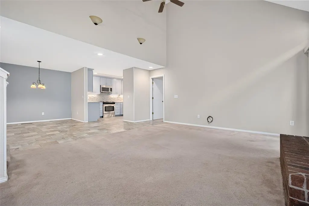 Photo 5 — 121 S Creekdale Drive, Norman, OK 73072