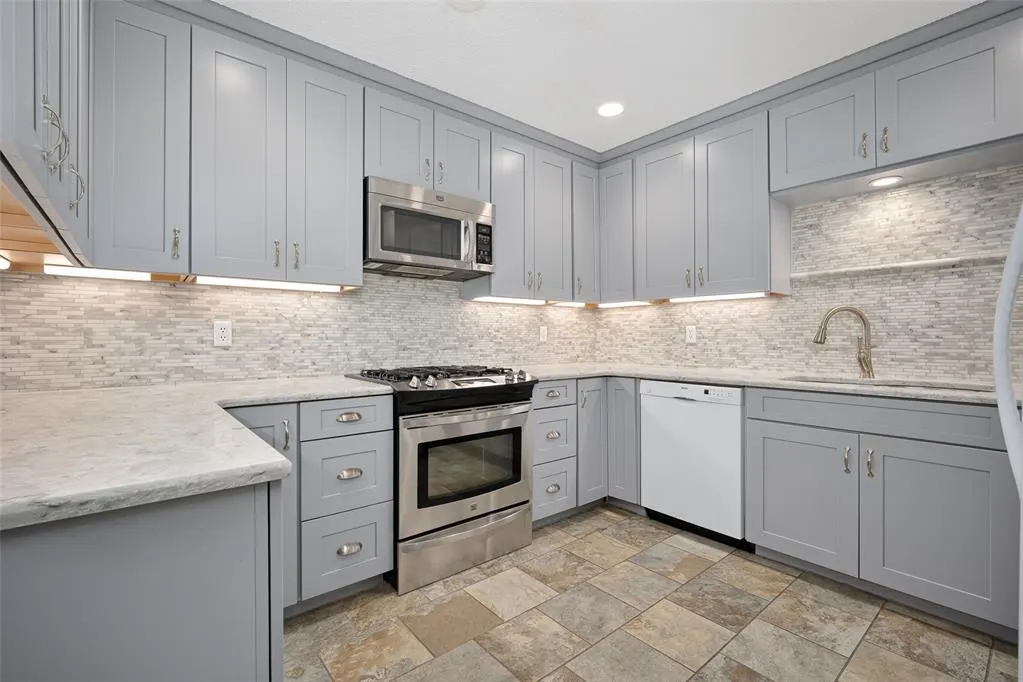 Photo 8 — 121 S Creekdale Drive, Norman, OK 73072