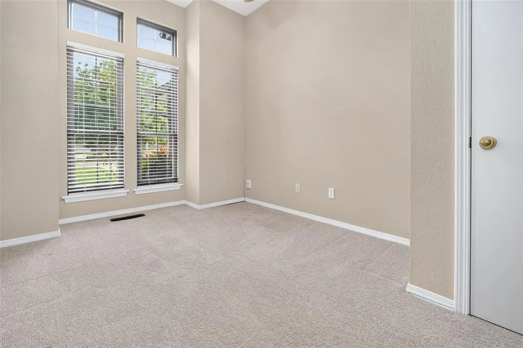 Photo 13 — 121 S Creekdale Drive, Norman, OK 73072