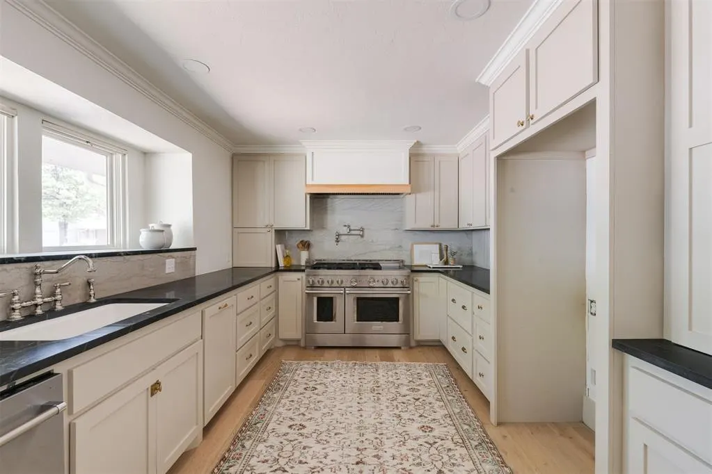 Photo 8 — 3100 Stonybrook Road, Oklahoma City, OK 73120