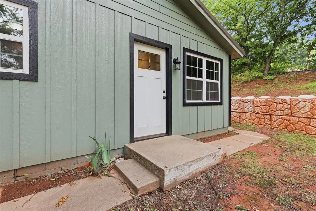 Photo 3 — 604 E 9th Street, Chandler, OK 74834