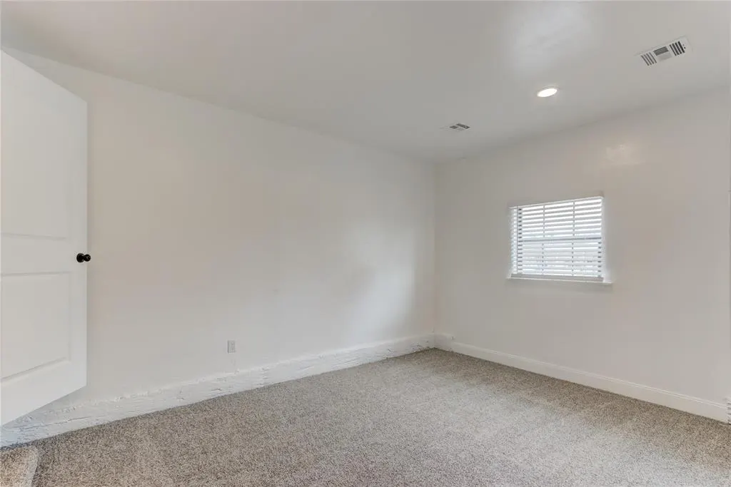 Photo 10 — 6806 NW 32nd Street, Bethany, OK 73008