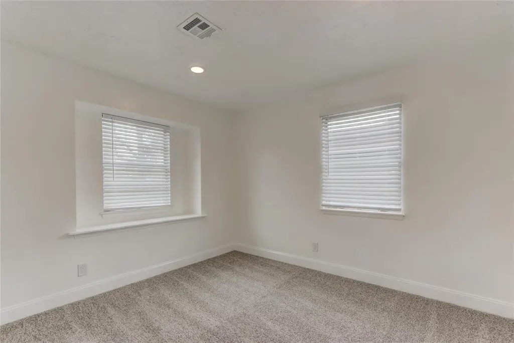 Photo 14 — 6806 NW 32nd Street, Bethany, OK 73008