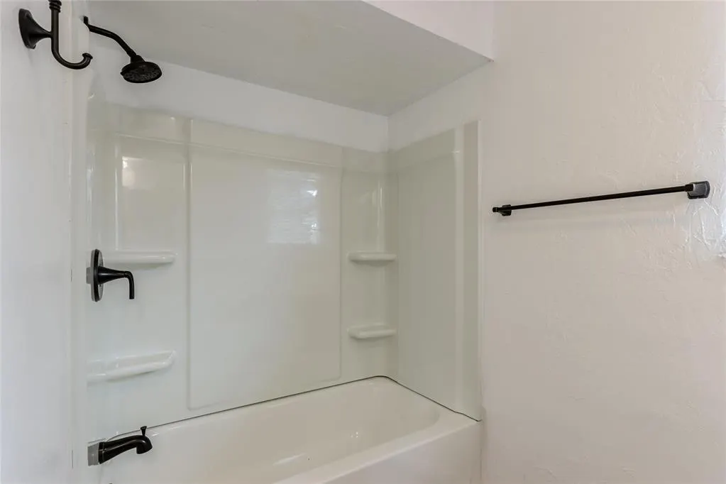 Photo 16 — 6806 NW 32nd Street, Bethany, OK 73008