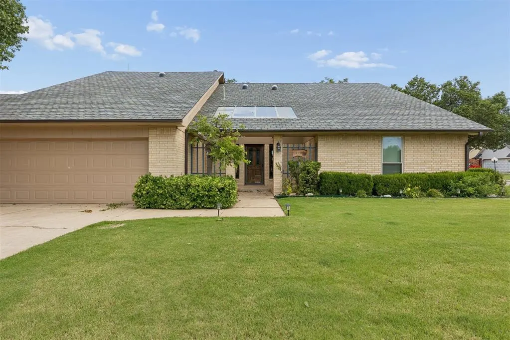 Photo 2 — 2701 Blue Quail Pass, Edmond, OK 73013