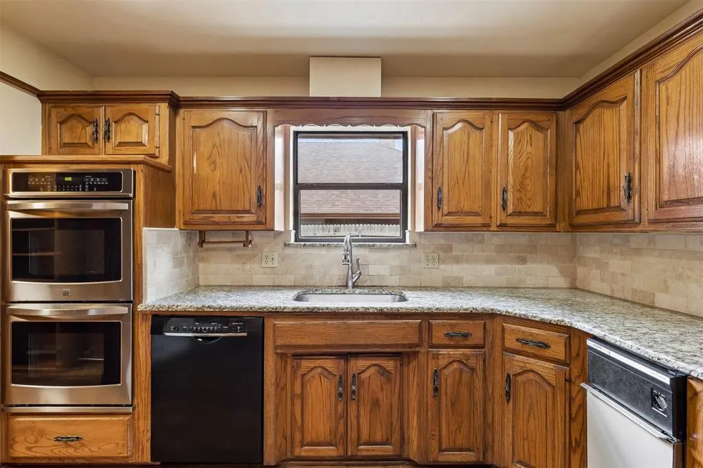 Photo 12 — 2701 Blue Quail Pass, Edmond, OK 73013
