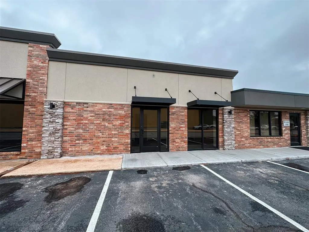 Photo 2 — 114 Thompson Drive, Norman, OK 73069
