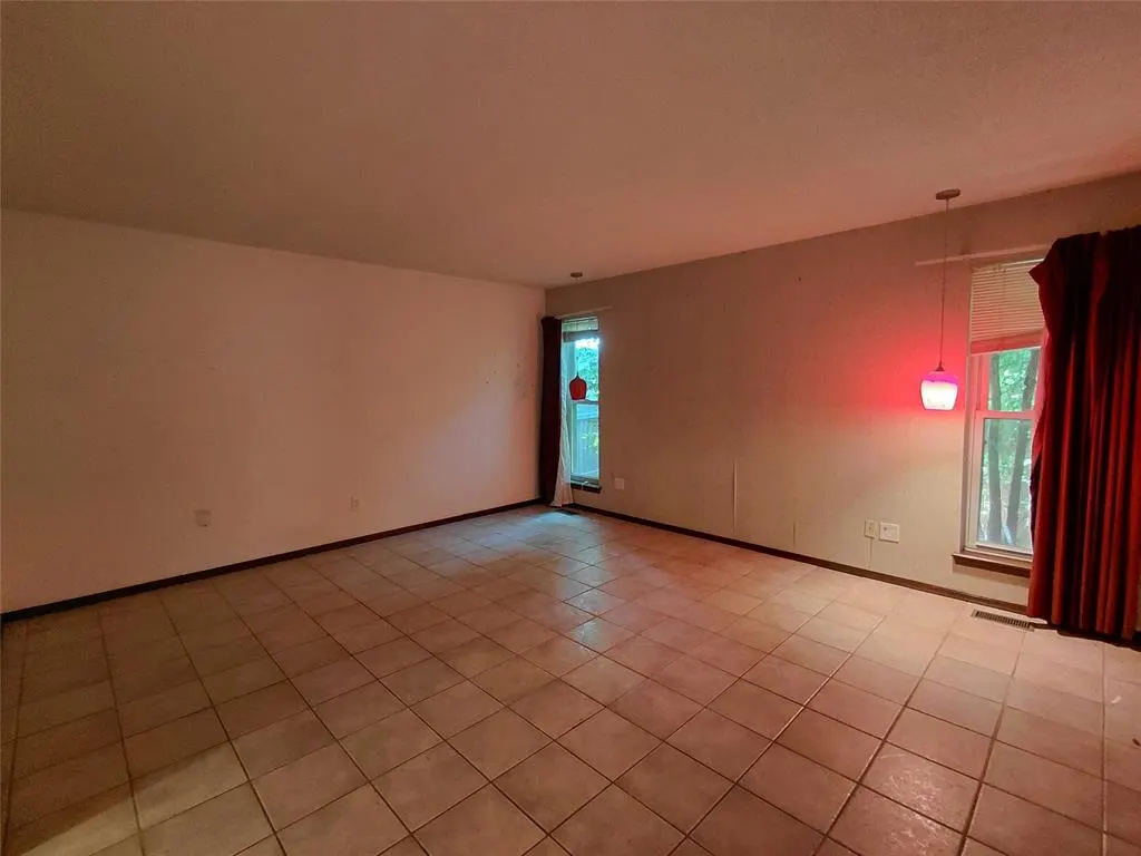Photo 9 — 9105 Pebble Lane, Oklahoma City, OK 73132