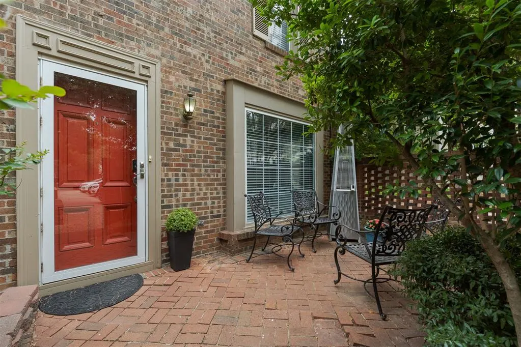 Photo 2 — 6421 Hunting Hill Lane 21, Oklahoma City, OK 73116