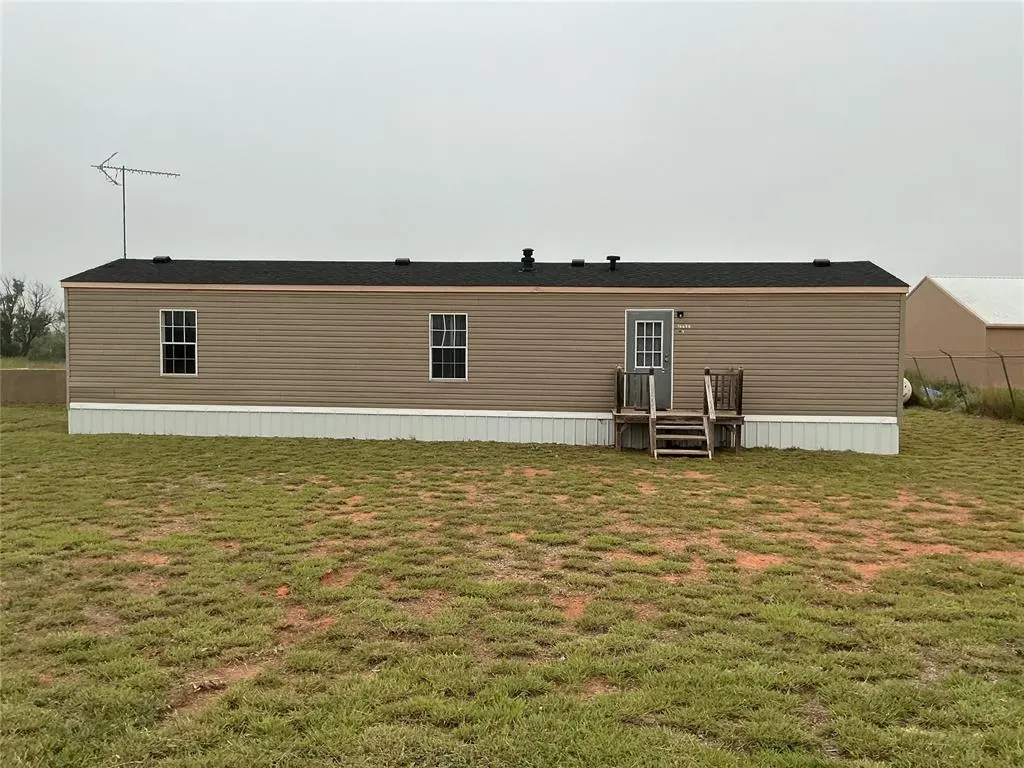 Front exterior — 10830 N 2248 Road, Clinton, OK 73601