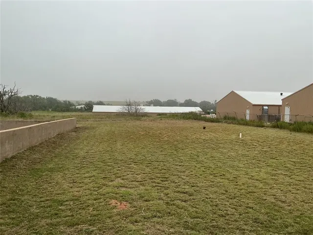 Photo 2 — 10830 N 2248 Road, Clinton, OK 73601