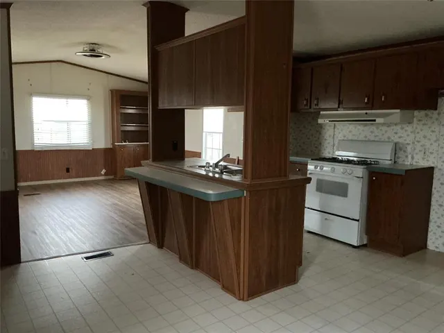 Photo 5 — 10830 N 2248 Road, Clinton, OK 73601