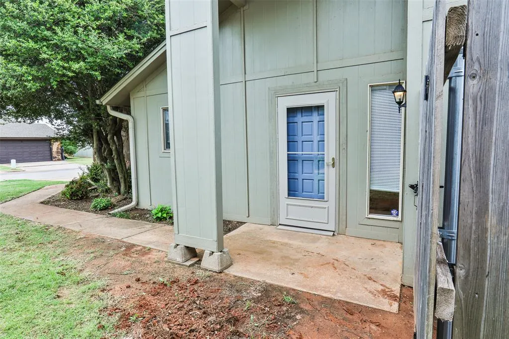 Photo 2 — 10119 Shadowridge Drive, Oklahoma City, OK 73159