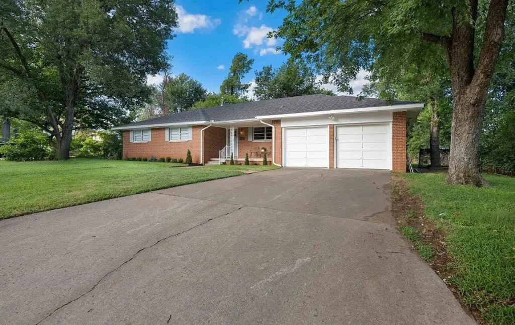 Front exterior — 1230 Avondale Drive, Norman, OK 73069