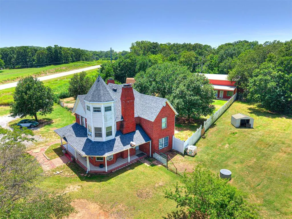 Photo 4 — 10864 E Colbert Road, Davis, OK 73030