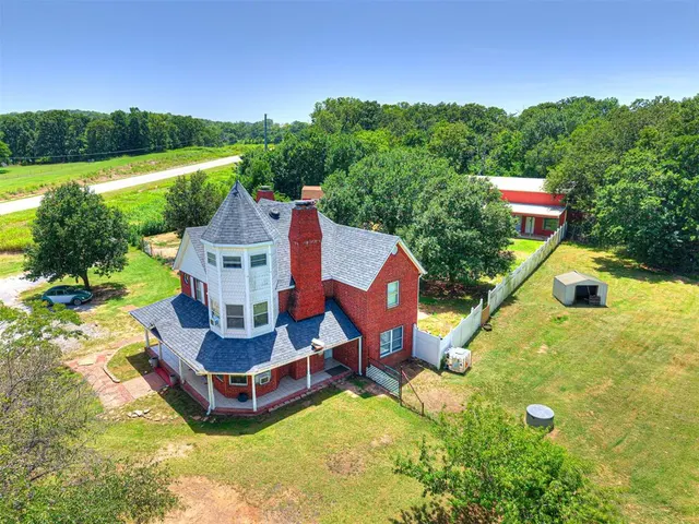 Photo 4 — 10864 E Colbert Road, Davis, OK 73030