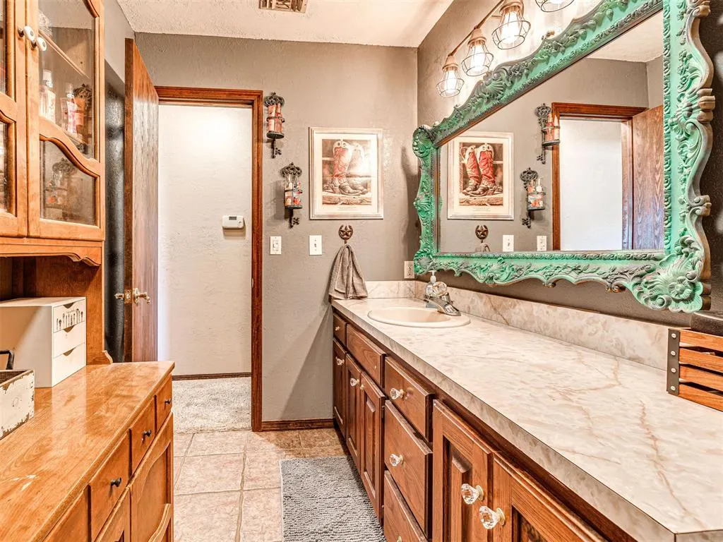 Photo 38 — 10864 E Colbert Road, Davis, OK 73030