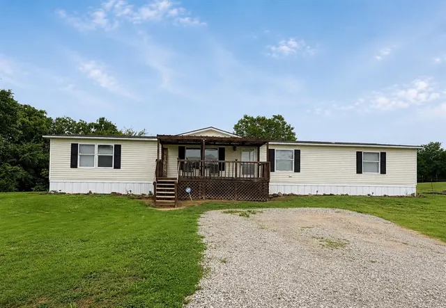 Photo 3 — 355728 Oak Springs Drive, Prague, OK 74864