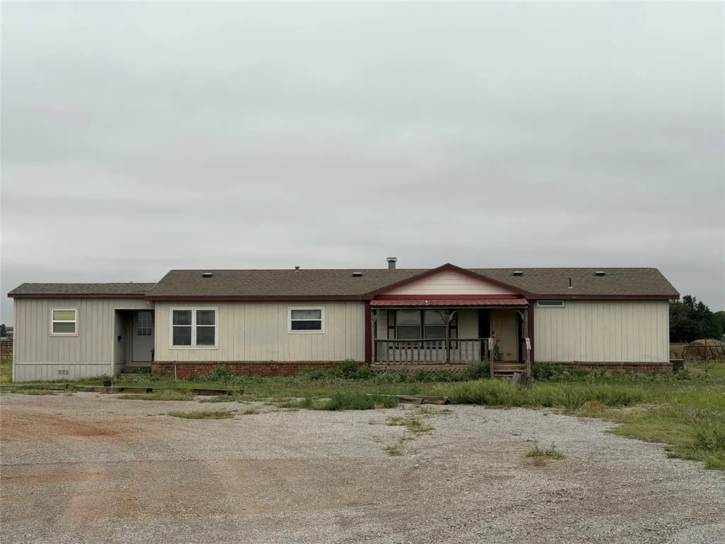 Photo 2 — 21333 E 1290 rd Road, Sentinel, OK 73664