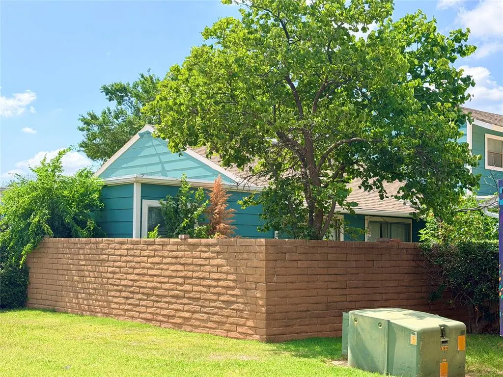 Front exterior — 2713 Indian Creek Boulevard, Achille, OK 73120