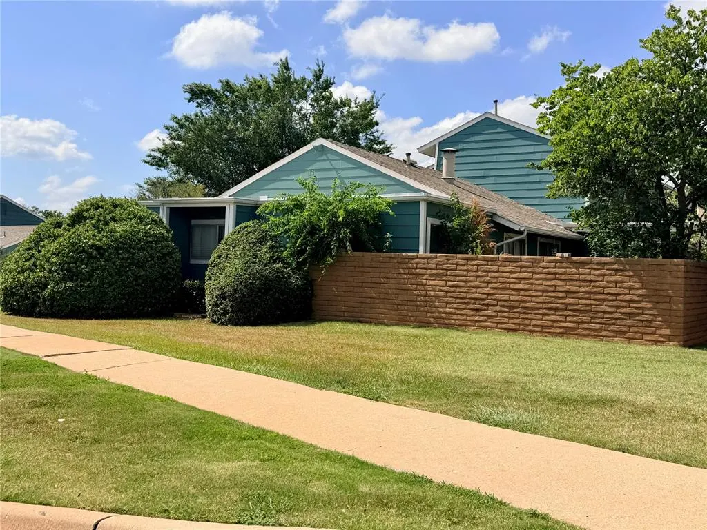 Photo 2 — 2713 Indian Creek Boulevard, Achille, OK 73120