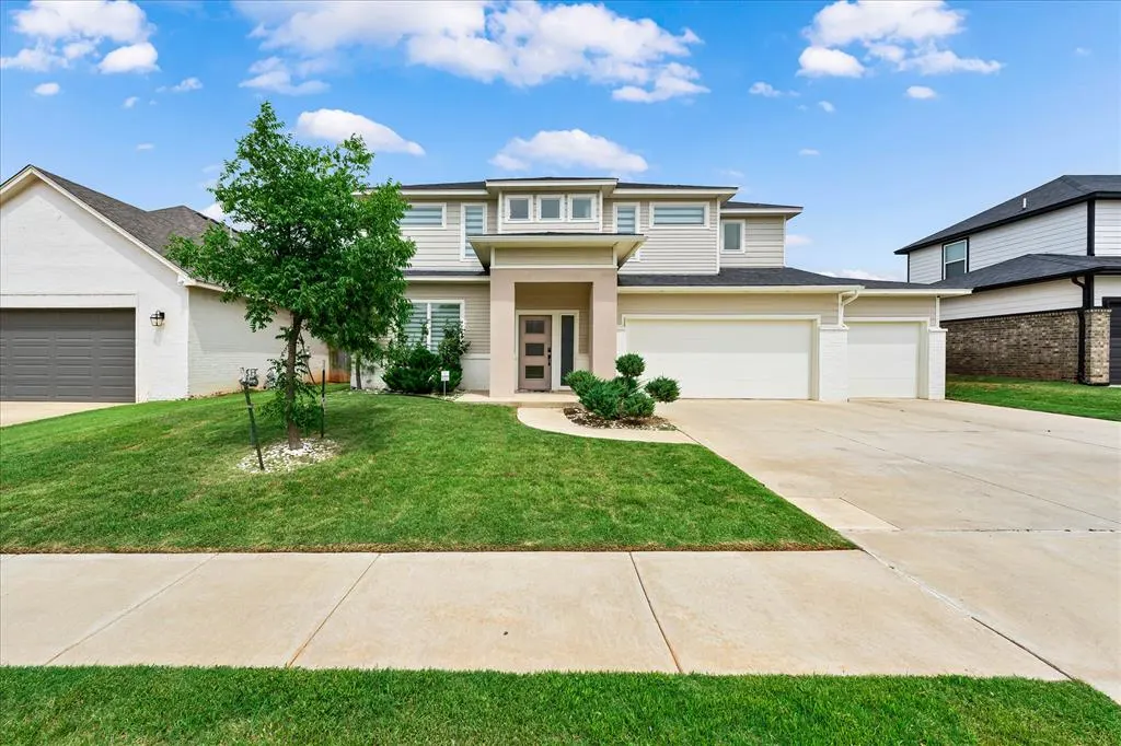 Front exterior — 15209 Caspian Lane, Edmond, OK 73013