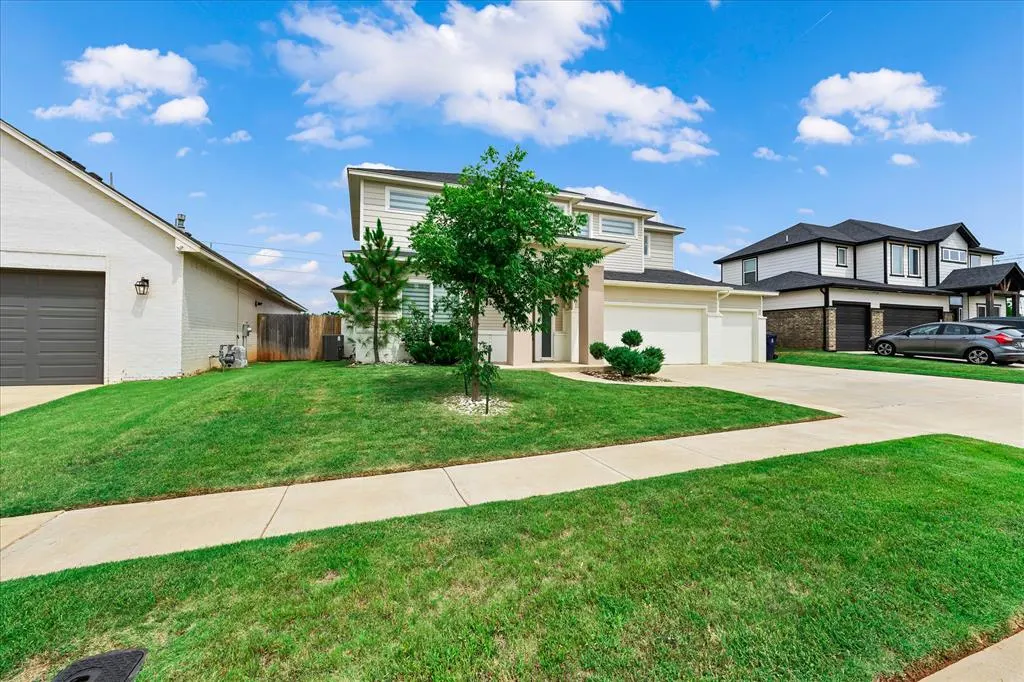 Photo 2 — 15209 Caspian Lane, Edmond, OK 73013