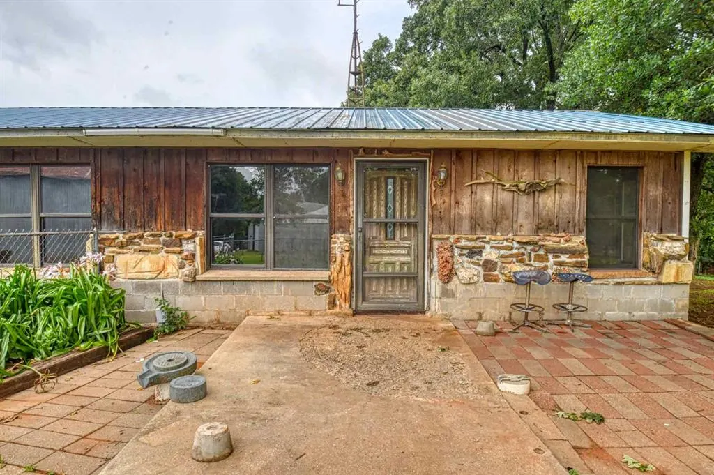 Photo 2 — 412 Bumgarner Avenue, Norman, OK 73026