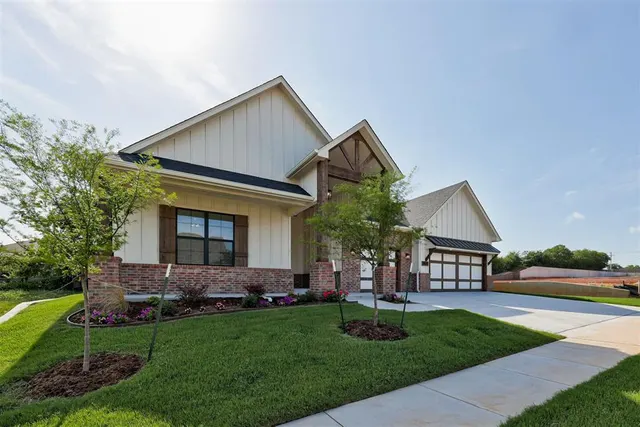 Photo 2 — 3621 Yellowstone Drive, Norman, OK 73069